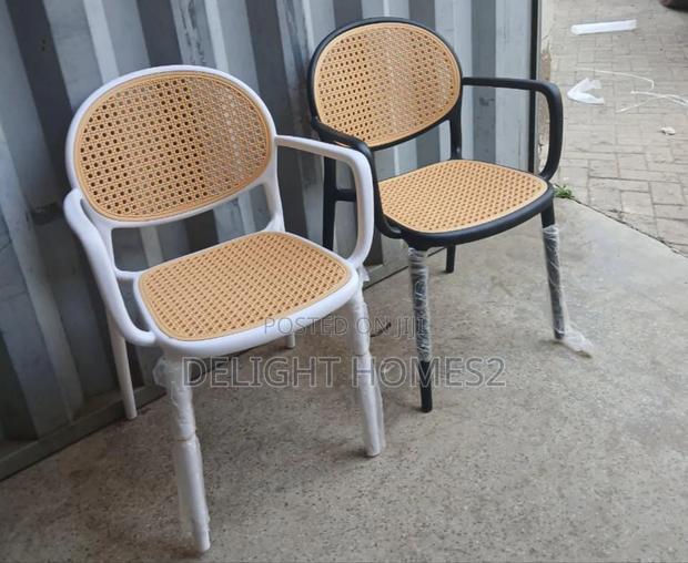 Modern Stackable Plastic Rattan Outdoor Dining Table - thumbnail 2