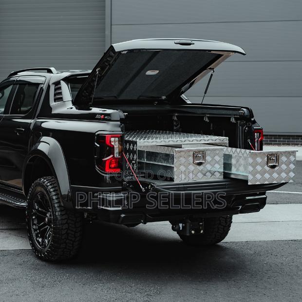 Alpha Sc-Z Sports Tonneau Referred to as a Full Box Cover