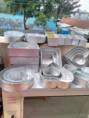 Pleasant Metallic Bakery Tins/Mold