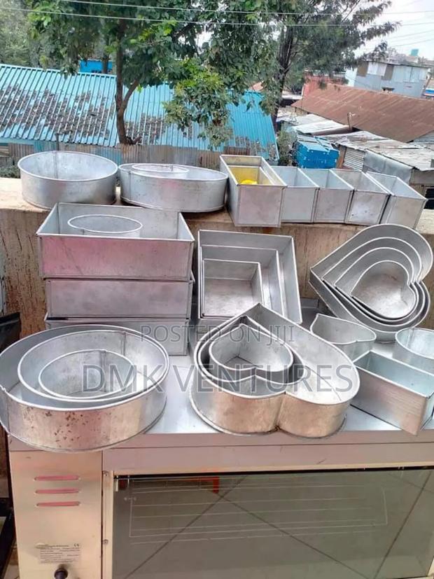 Pleasant Metallic Bakery Tins/Mold - main view