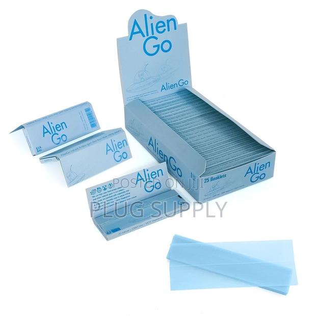 Alien Go 1 1/4 Size Blue Rolling Papers - thumbnail 2