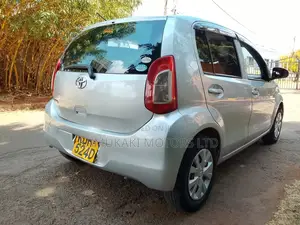 Toyota Passo 2015 Silver