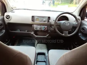 Toyota Passo 2015 Silver