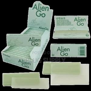 Alien Go 1 1/4 Size Green Rolling Papers - thumbnail 2
