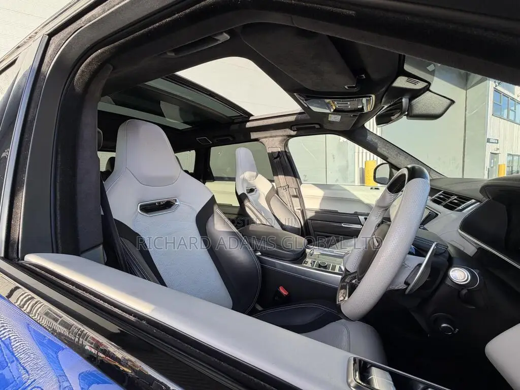 Land Rover Range Rover Sport SVR 4x4 2020 Blue