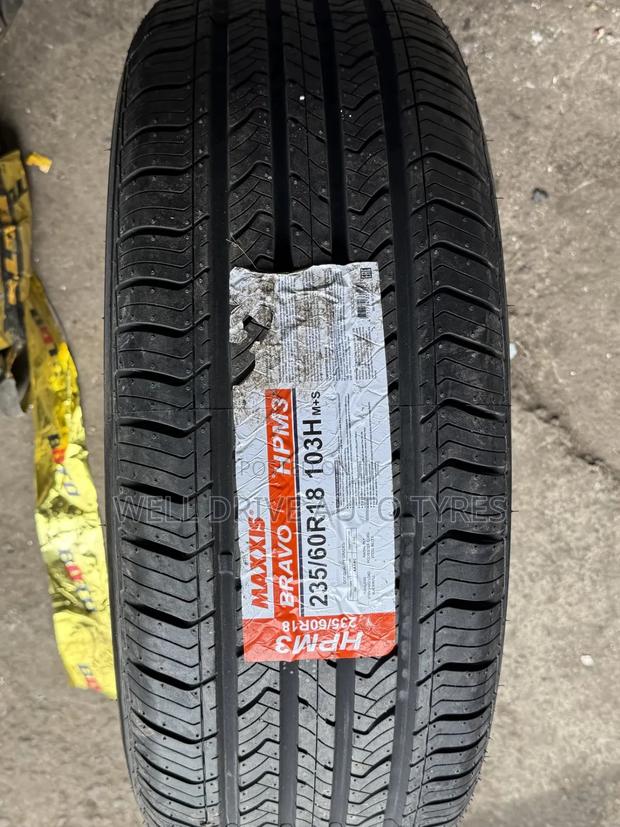 235/60r18 Maxxis