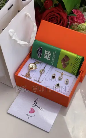  Cardburys Accessories Valentines Ladies Gift Set 