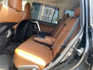 Toyota Land Cruiser Prado 2.8 2022 Black