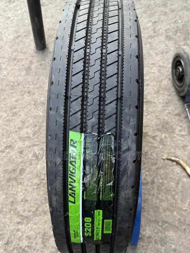 9.5r17.5 Lanvigator Tires - main view