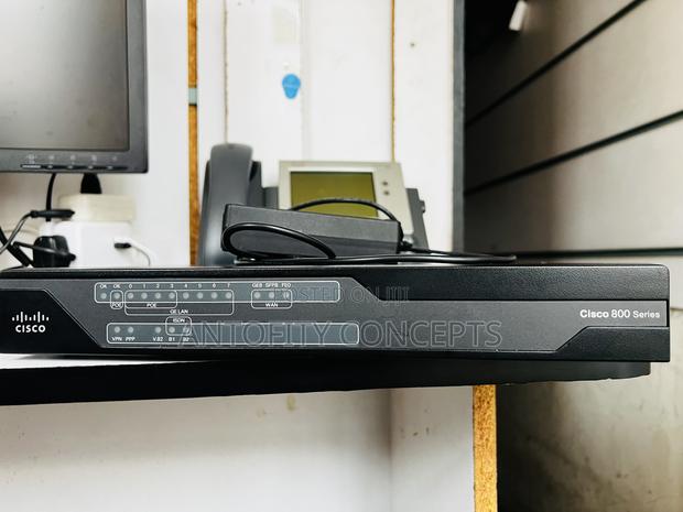 Cisco C891f- Integrated Services Router - thumbnail 2