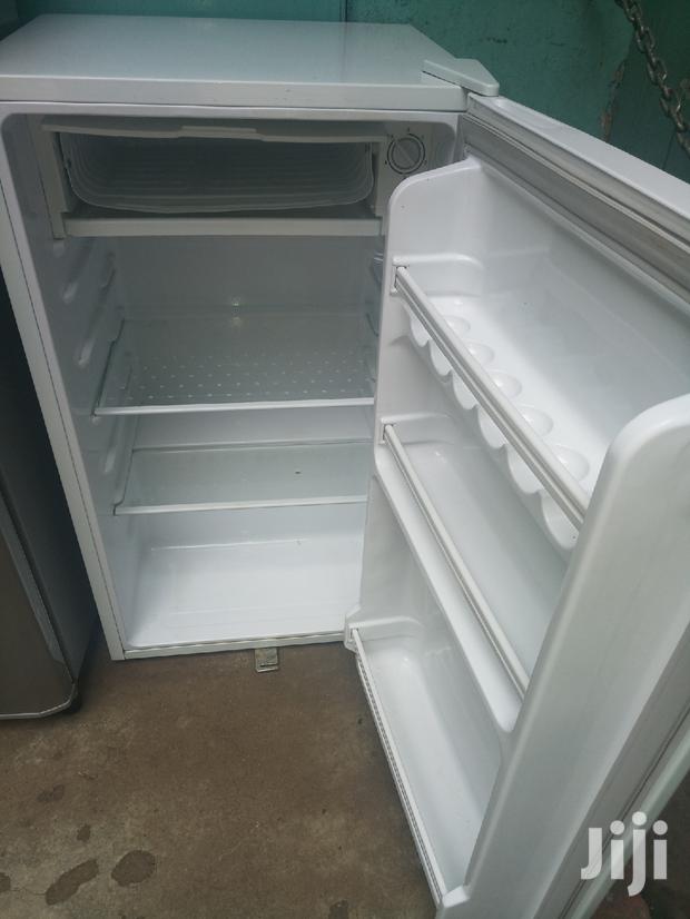 Single Door Mini Fridge - thumbnail 3