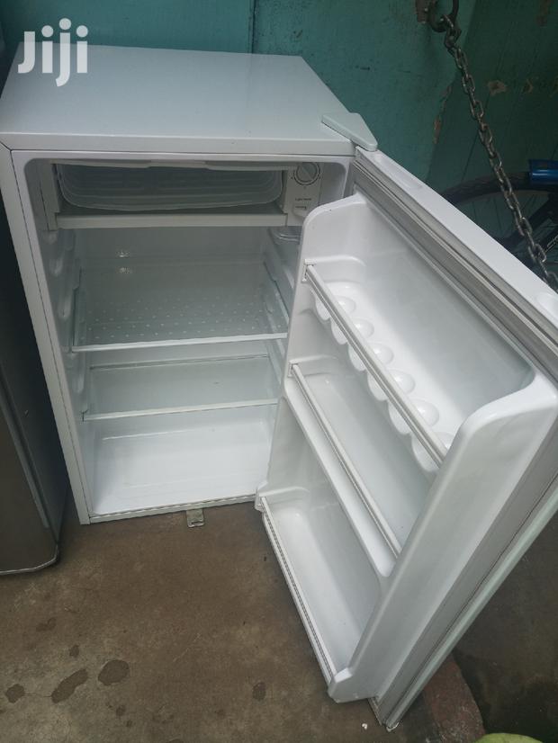 Single Door Mini Fridge - thumbnail 2