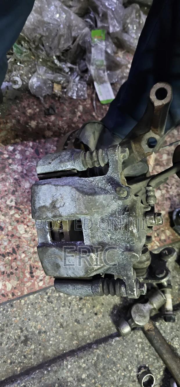 Toyota Vanguard/ Rav4 Front Brake Calipers