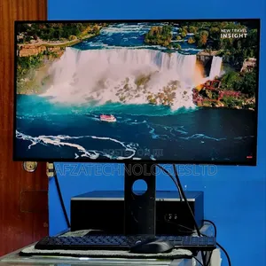 Dell Ultrasharp 27 Inch QHD Monitor- U2722d