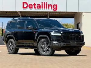 Toyota Land Cruiser LC300 2022 Black