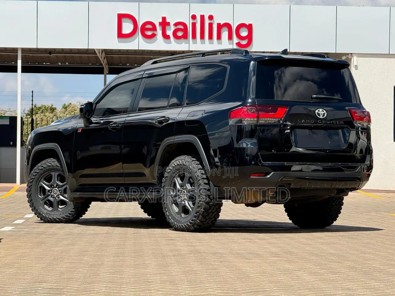 Toyota Land Cruiser LC300 2022 Black