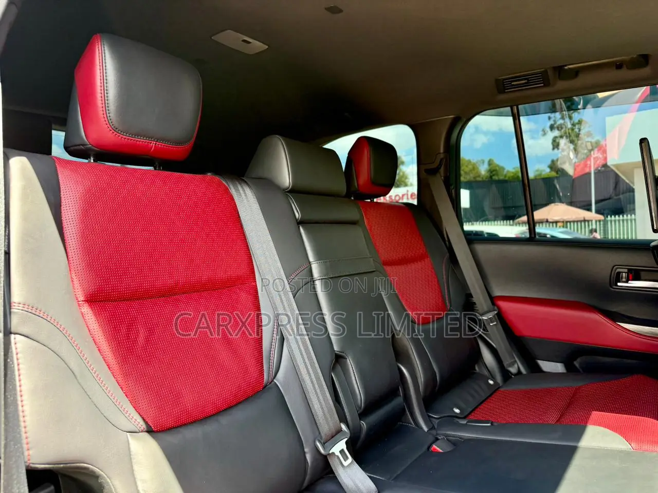 Toyota Land Cruiser LC300 2022 Black