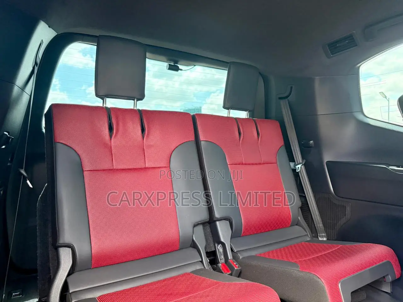 Toyota Land Cruiser LC300 2022 Black