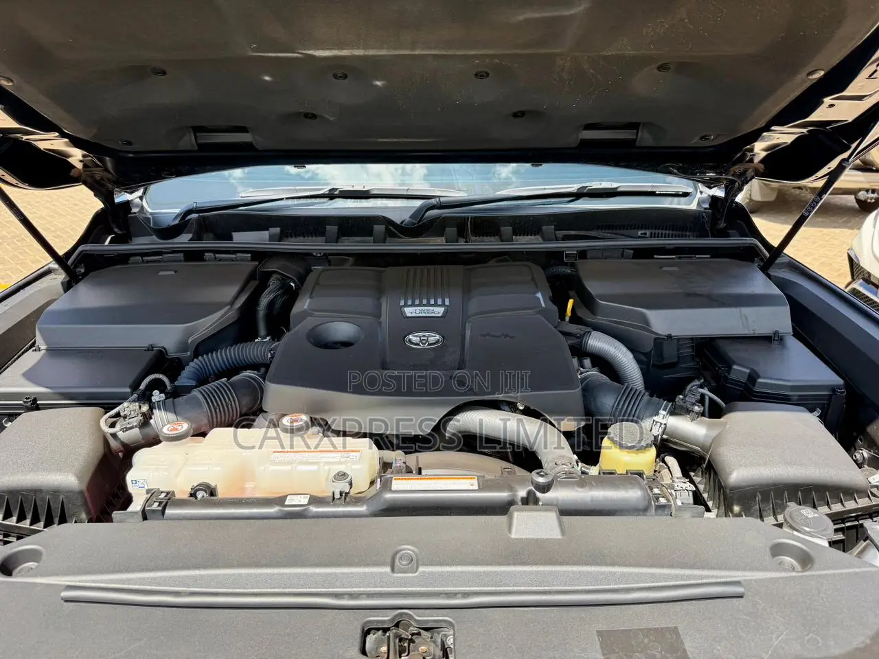Toyota Land Cruiser LC300 2022 Black