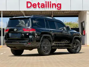 Toyota Land Cruiser LC300 2022