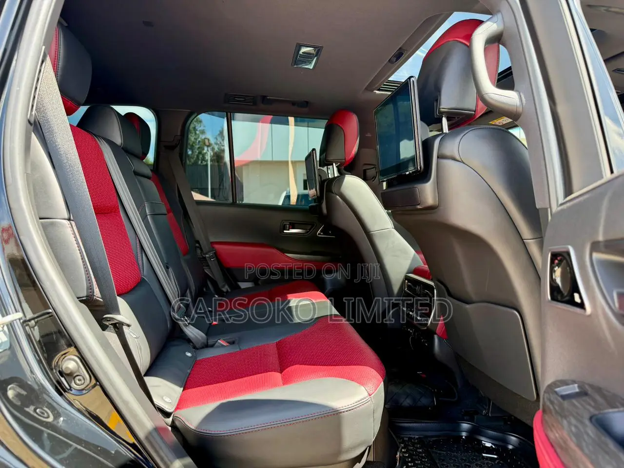 Toyota Land Cruiser LC300 2022