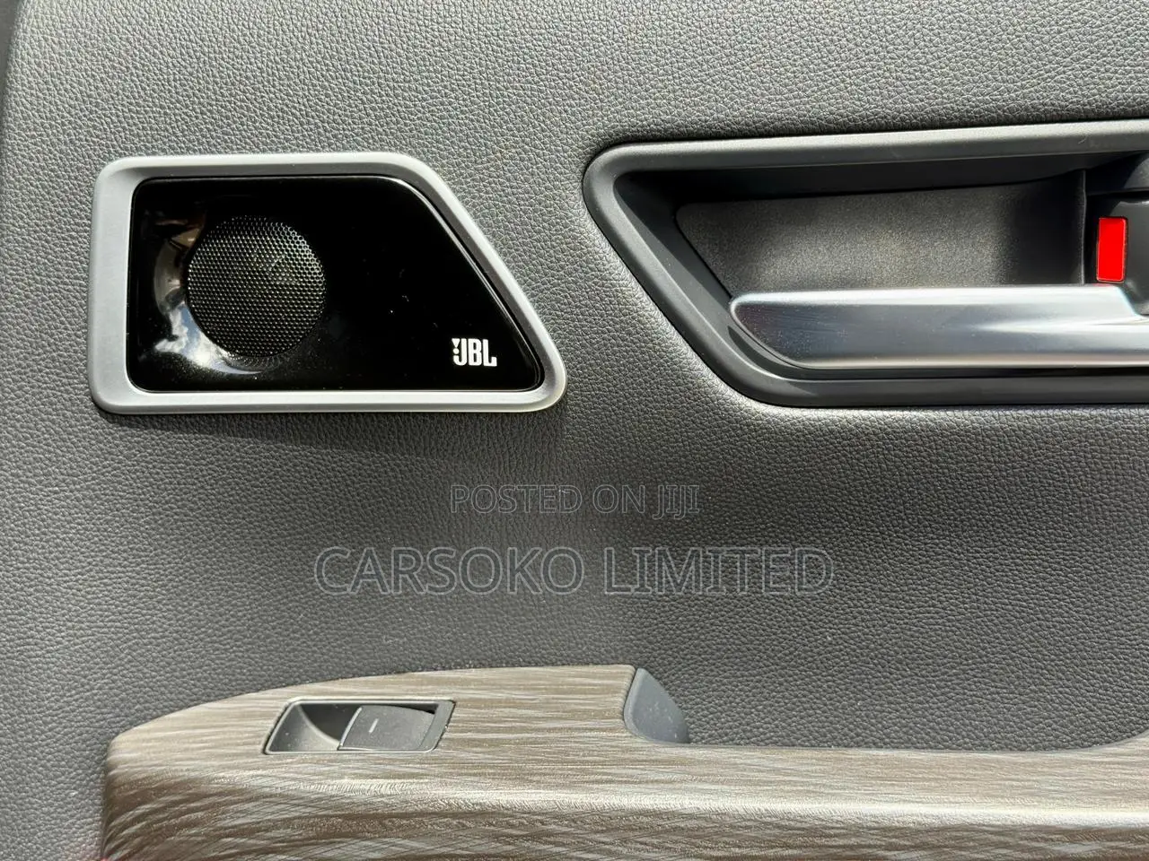 Toyota Land Cruiser LC300 2022