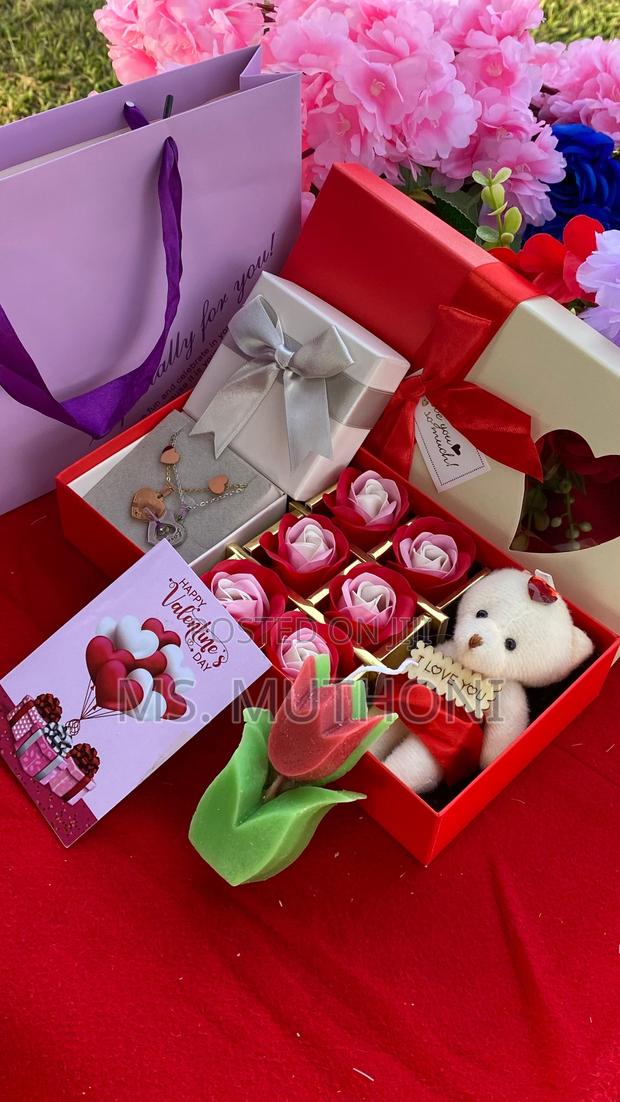  Valentines Scented Candle Ladies Gift Pack  - thumbnail 8