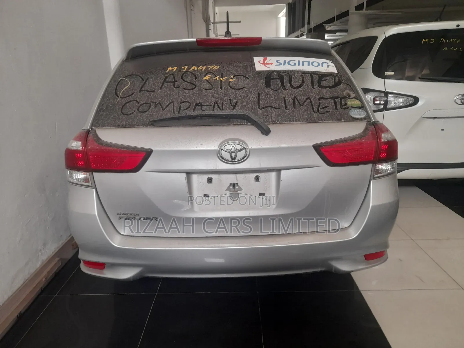 Toyota Corolla Fielder 2018 Silver