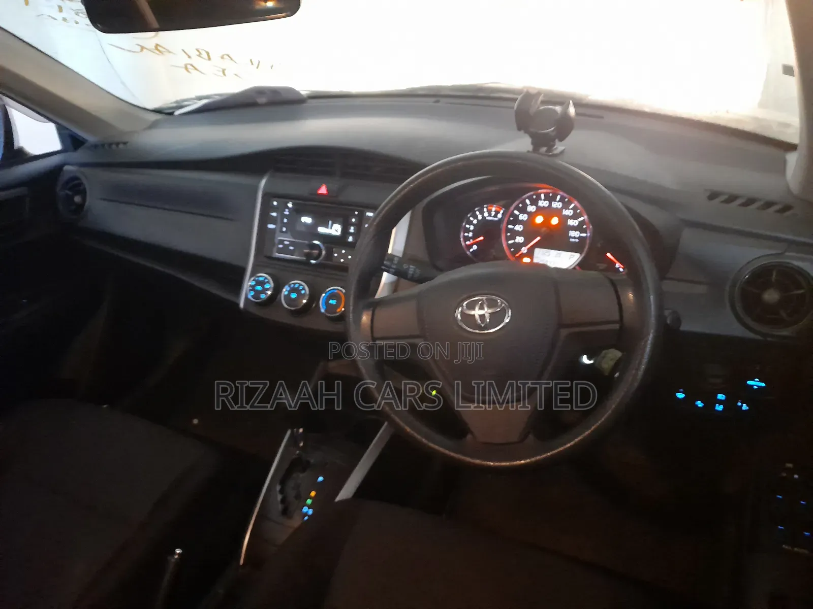 Toyota Corolla Fielder 2018 Silver