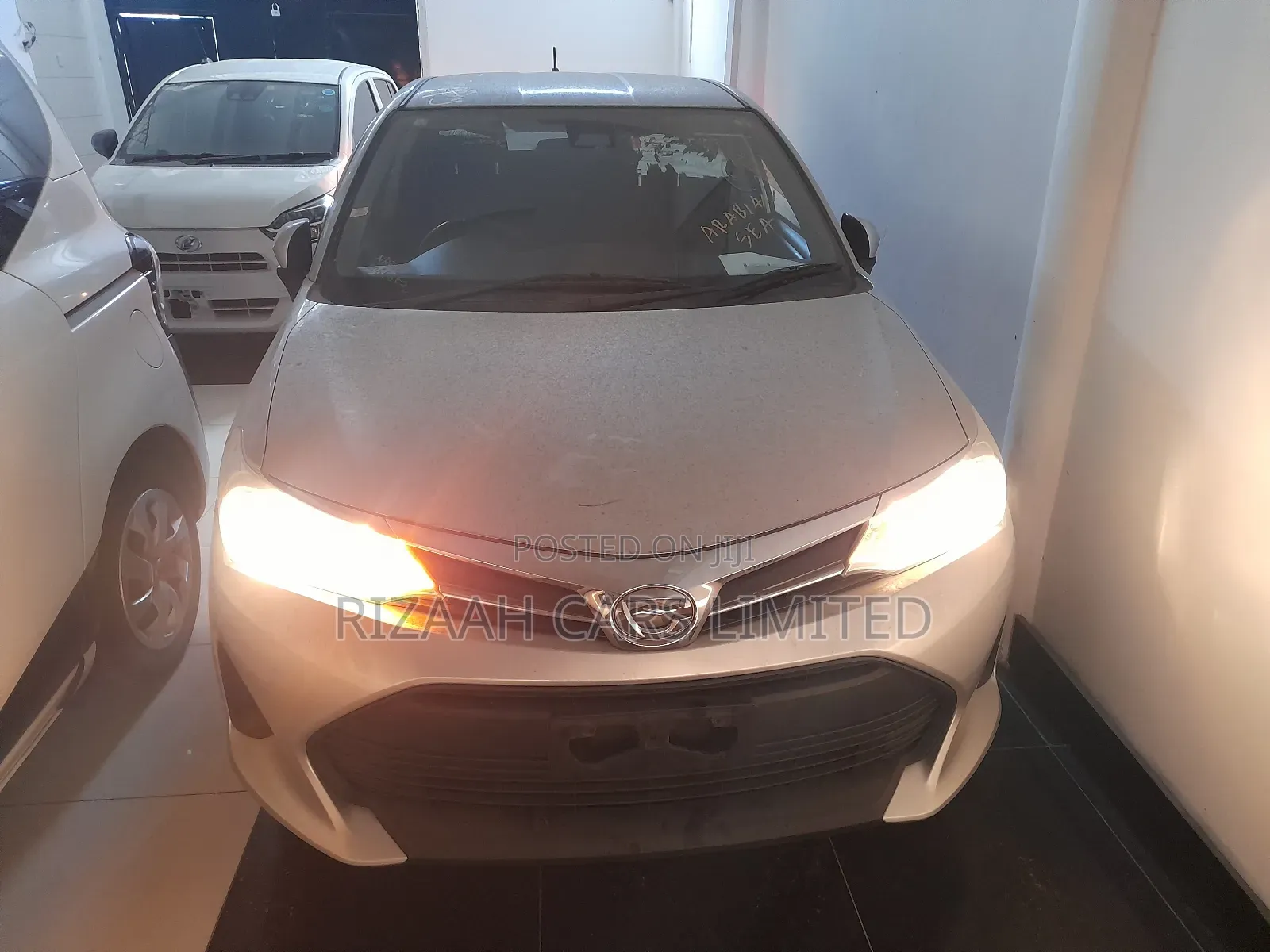 Toyota Corolla Fielder 2018 Silver