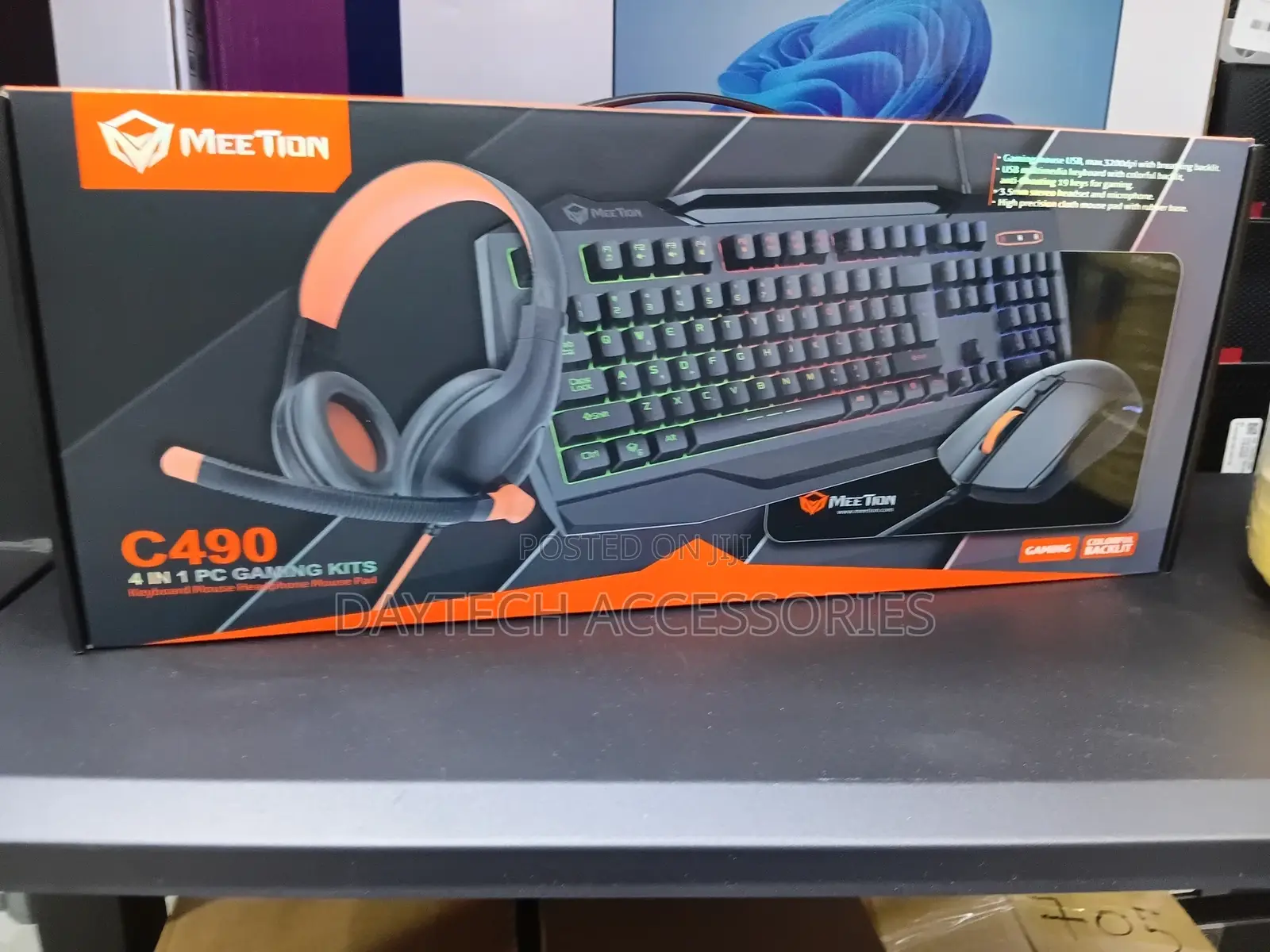 This Is a Meetion C490 4-in-1 Pc Gaming Kit.