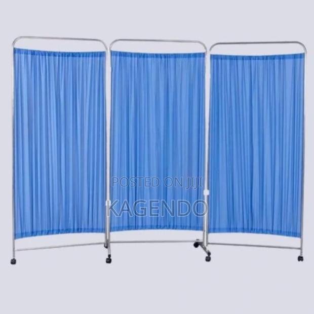 Ward Screen 3-Fold – Hospital Clinic Use - main view