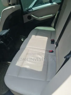 BMW X5 xDrive30i AWD (3.0L 6cyl 6A) 2010 Gray