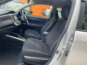 Toyota Corolla Fielder 1.5 Hybrid FWD 2020 Silver