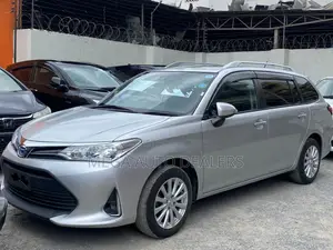 Toyota Corolla Fielder 1.5 Hybrid FWD 2020 Silver