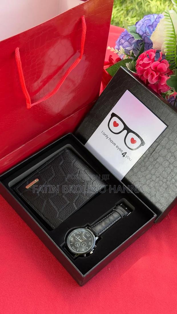 Trendy Men Gift Set (Watch,Wallet) - main view