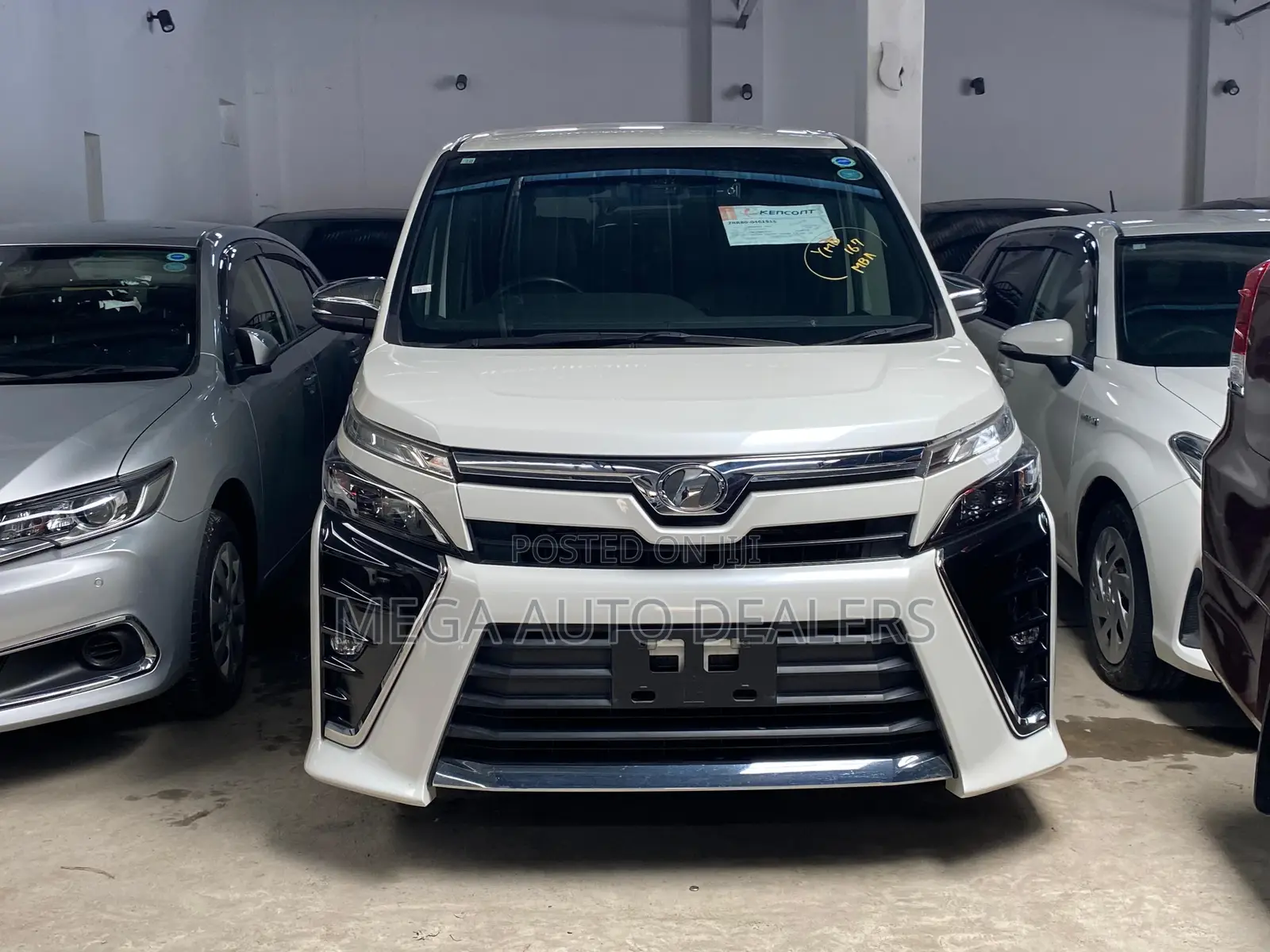 Toyota Voxy 2018 White