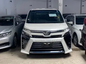 Toyota Voxy 2018 White