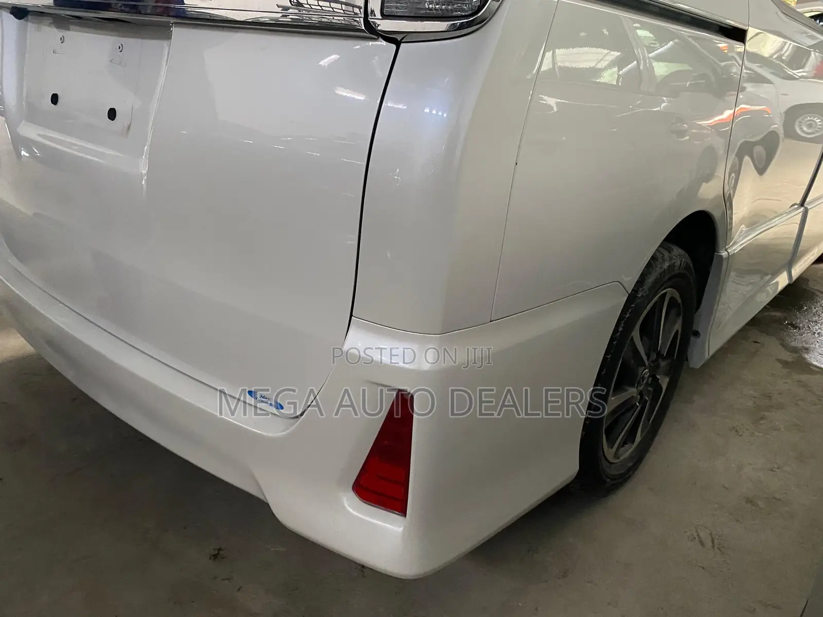 Toyota Voxy 2018 White