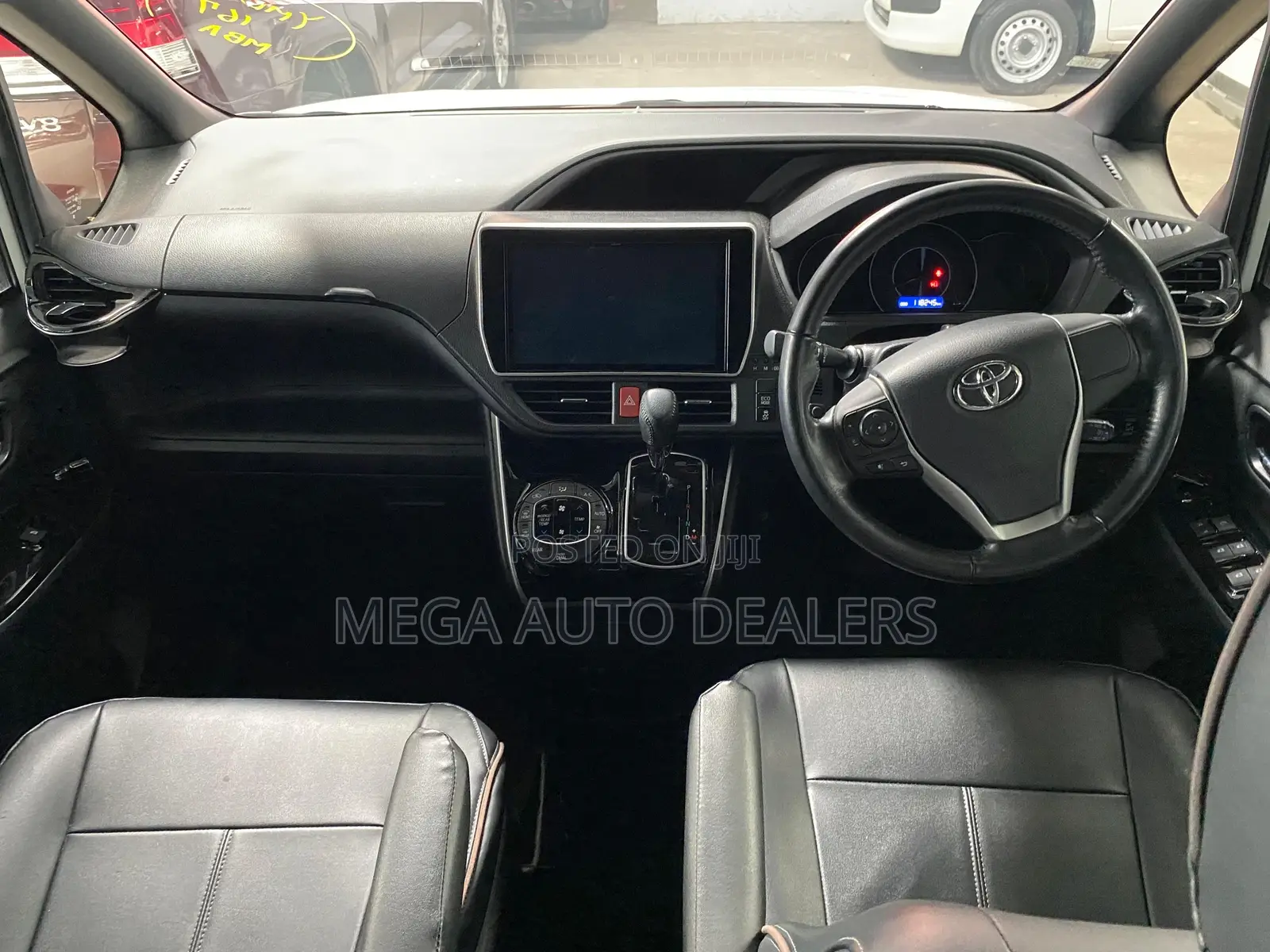 Toyota Voxy 2018 White