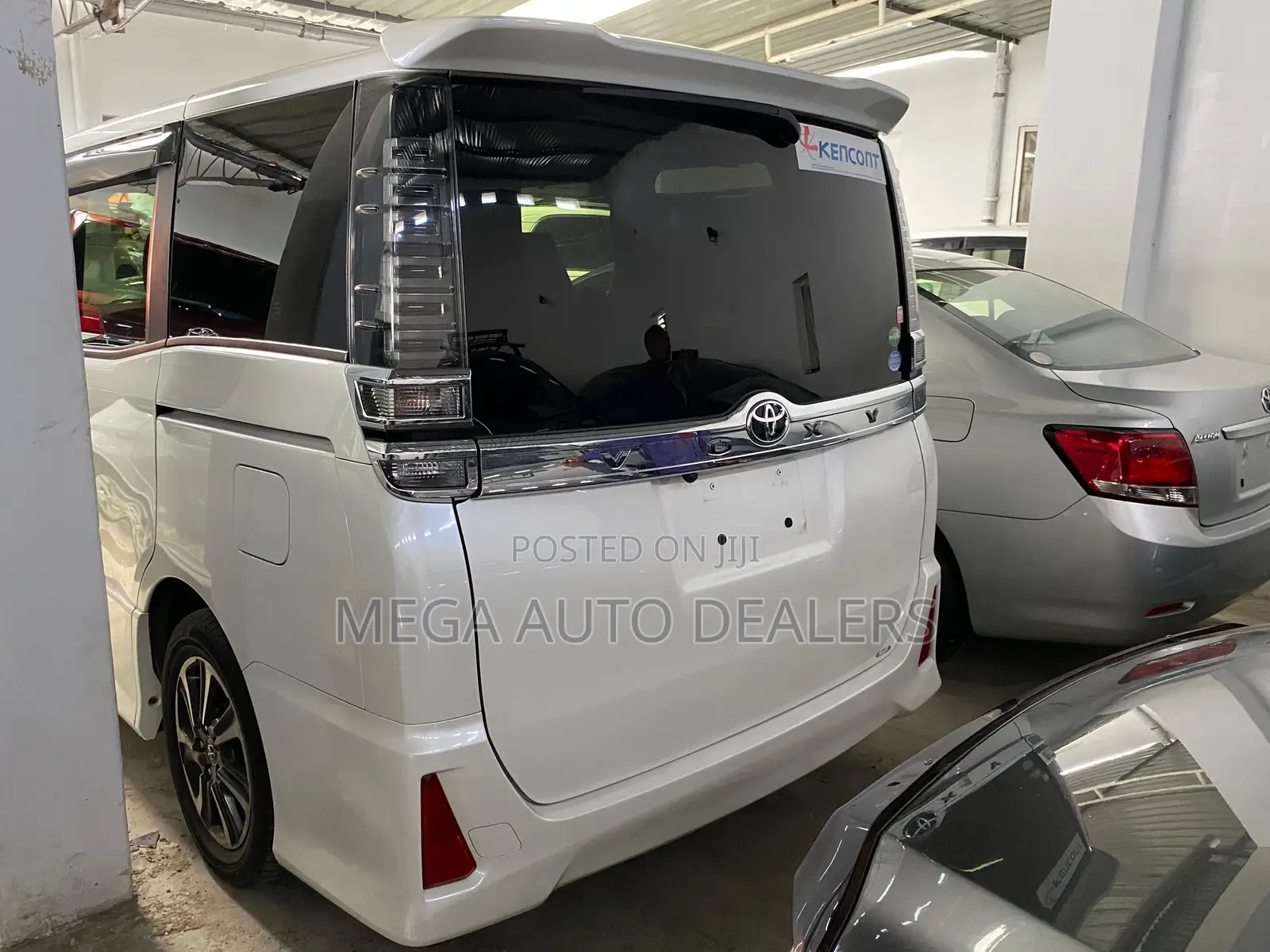 Toyota Voxy 2018 White