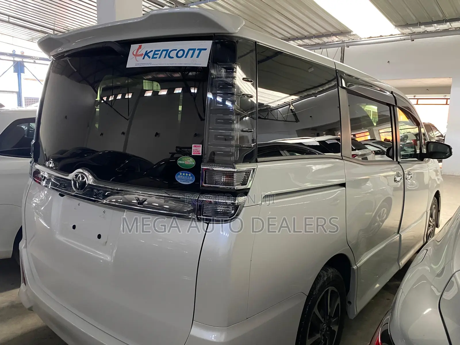 Toyota Voxy 2018 White
