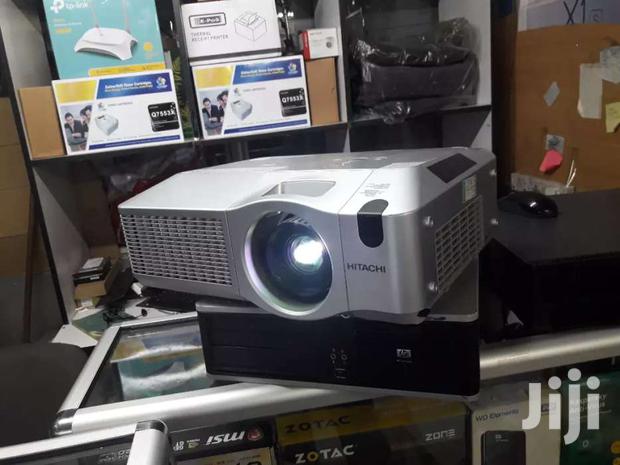 Hitachi Projector With 5000 Lumens - main view