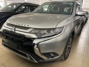 Mitsubishi Outlander 2018 Silver