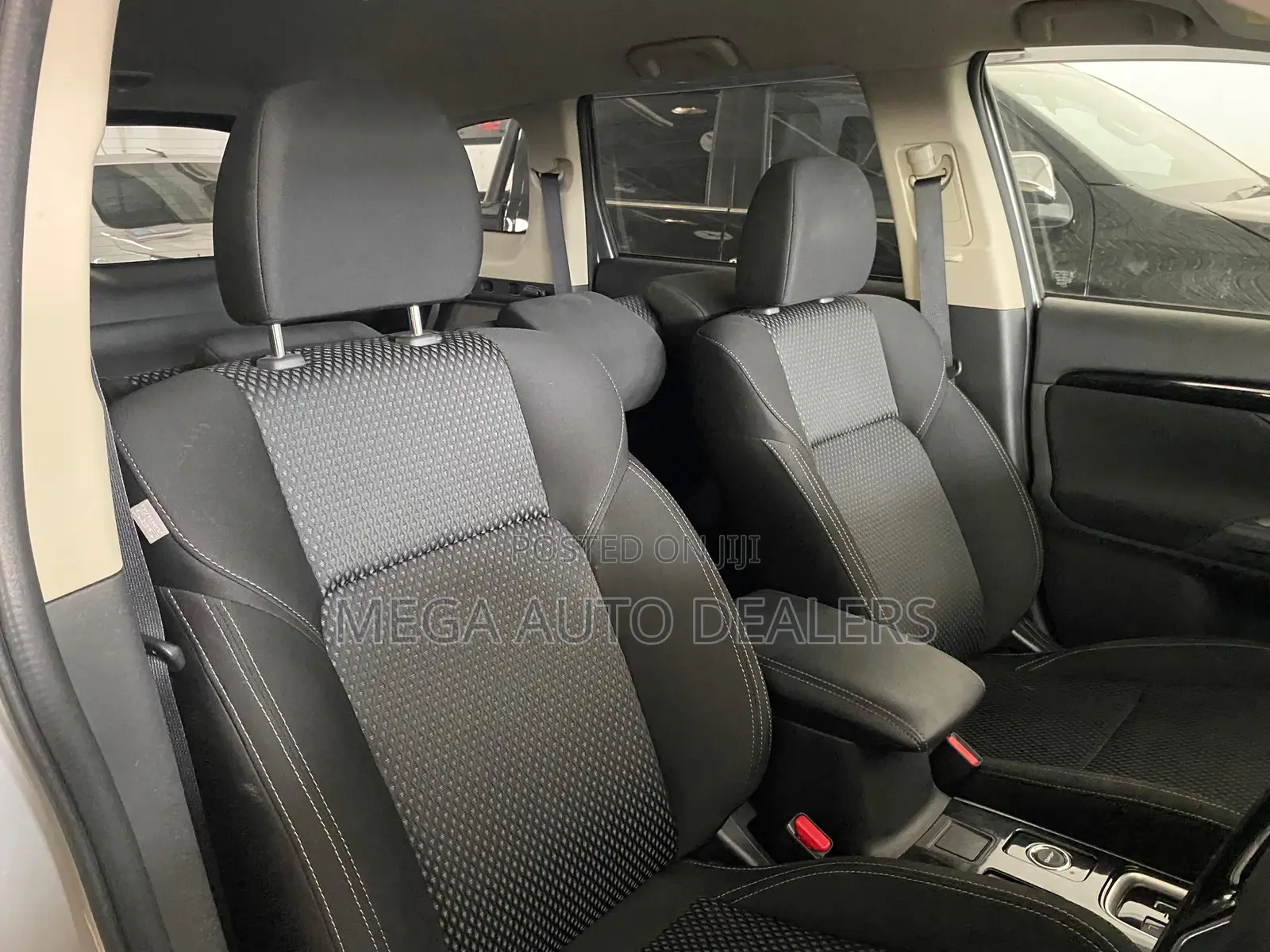 Mitsubishi Outlander 2018 Silver