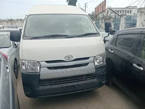 Toyota HiAce 2019 White