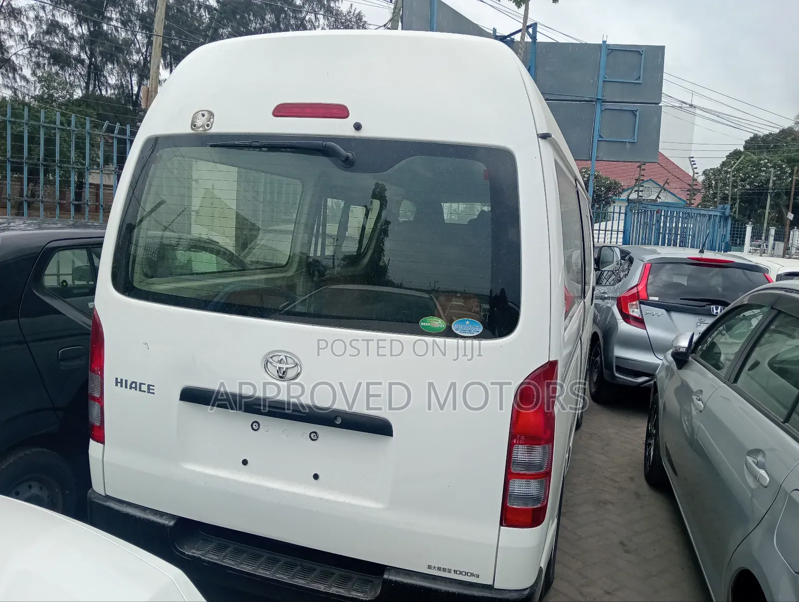 Toyota HiAce 2019 White