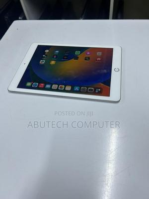 Apple iPad 9.7 256 GB Silver - main view