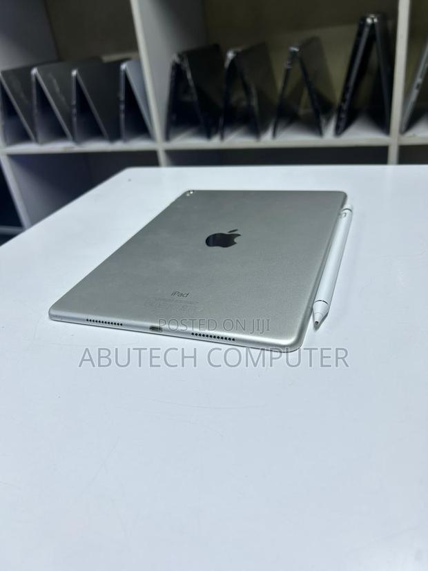 Apple iPad 9.7 256 GB Silver - thumbnail 4
