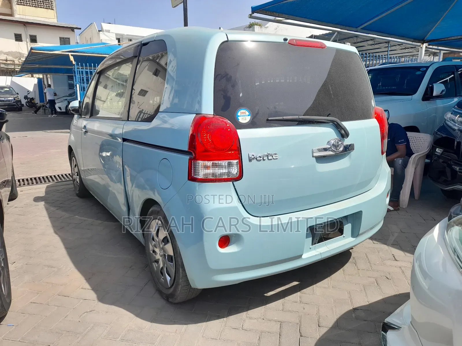 Toyota Porte 2018 Blue